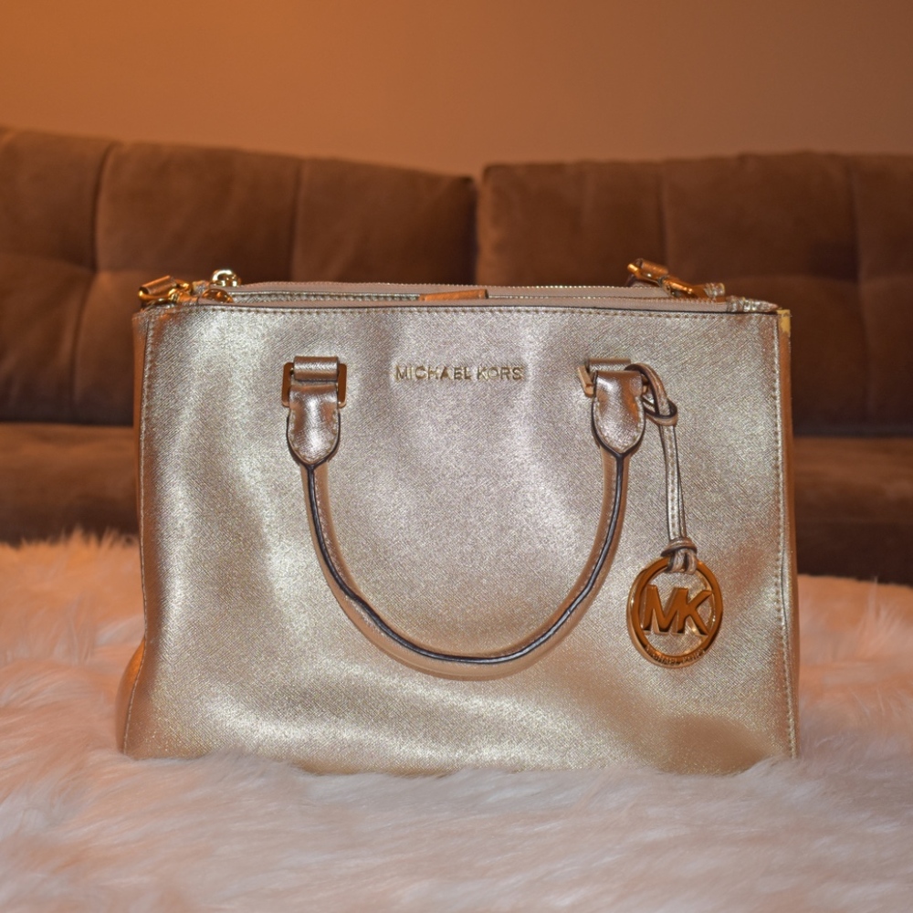 ⚡️Michael Kors Gold Purse ⚡️